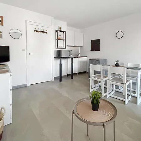 Confortable Avec Climatisation Au Cap D'agde Avec Port, Plages Et Nature Accessible A Pied