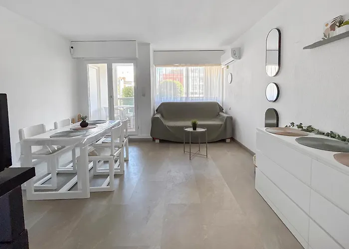 Confortable Avec Climatisation Au Cap D'agde Avec Port, Plages Et Nature Accessible A Pied