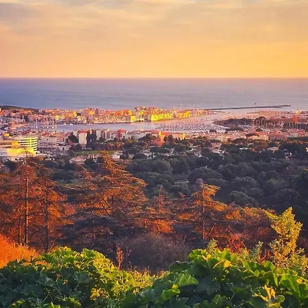 Confortable Avec Climatisation Au Cap D'agde Avec Port, Plages Et Nature Accessible A Pied Lägenhet Agde