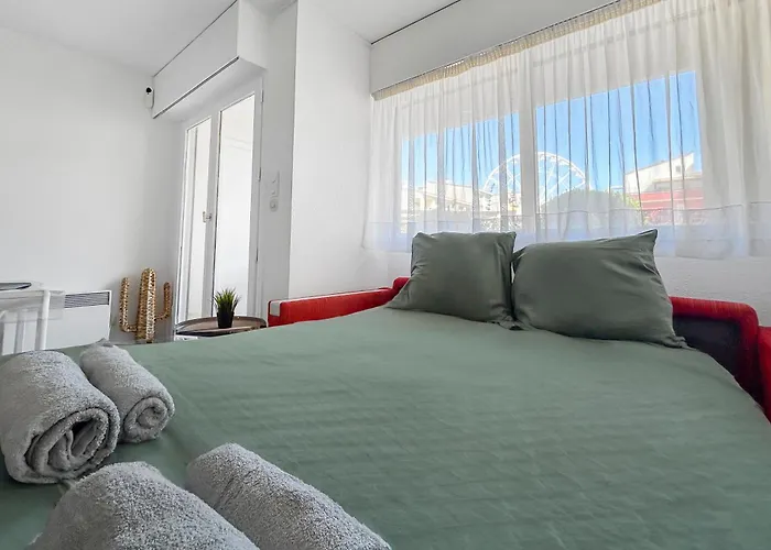 Confortable Avec Climatisation Au Cap D'agde Avec Port, Plages Et Nature Accessible A Pied *