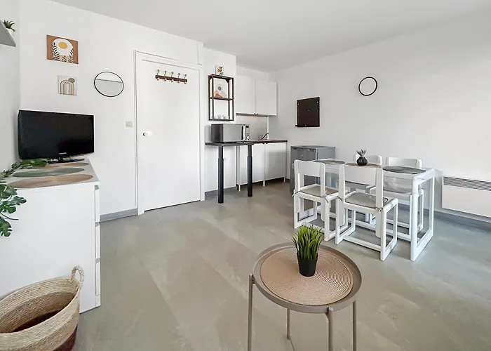 Confortable Au Cap D'agde Avec Port, Plages Et Nature Accessible à Pied